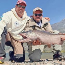 Truchas todo el año en la Patagonia.