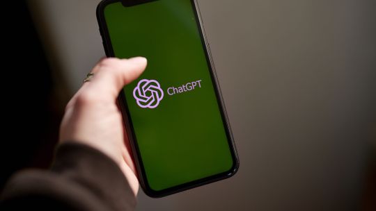 OpenAI se asocia con Plaid para dar asesoría financiera personalizada