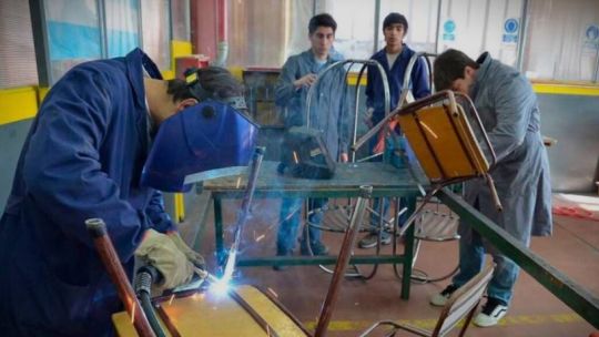 Crisis educativa en Córdoba: cerraron 81 cursos técnicos por falta de alumnos