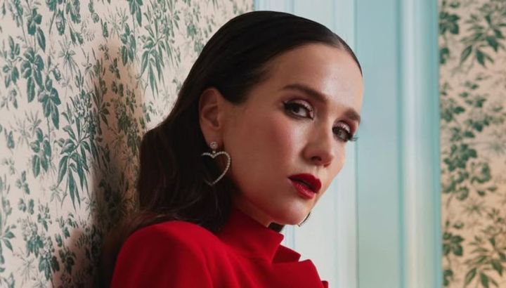 Natalia Oreiro deslumbró con su look red súper audaz: mensaje oculto y botas XXL