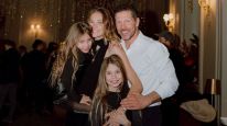 El Cholo Simeone y Carla Pereyra junto a sus hijas