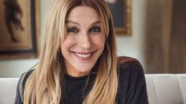 Adiós al blazer estructurado: Amalia Amoedo confirma que la sobrecamisa denim oversized es la nueva tendencia chic