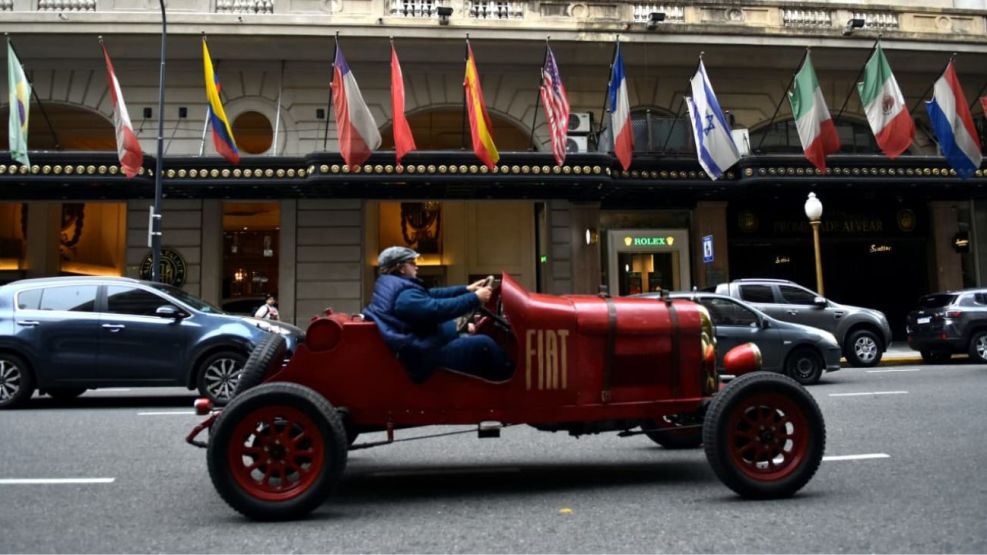 Carrera de autos históricos