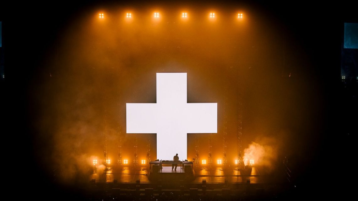 Martin Garrix desató una tormenta de beats, fuego y euforia en el ...
