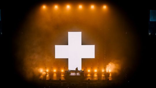 Martin Garrix desató una tormenta de beats, fuego y euforia en el Movistar Arena