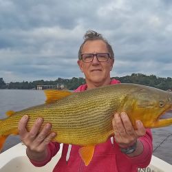 A solo 450 kilómetros del microcentro porteño, el destino ofrece una combinación perfecta de naturaleza, buena pesca y servicios preparados para recibir a pescadores de todo el país.