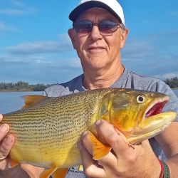 A solo 450 kilómetros del microcentro porteño, el destino ofrece una combinación perfecta de naturaleza, buena pesca y servicios preparados para recibir a pescadores de todo el país.