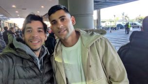 Cuti Romero en el aeropuerto