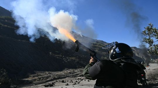 Bolivia: la marcha de campesinos e indígenas llega a La Paz mientras EE. UU. denuncia "desestabilización"