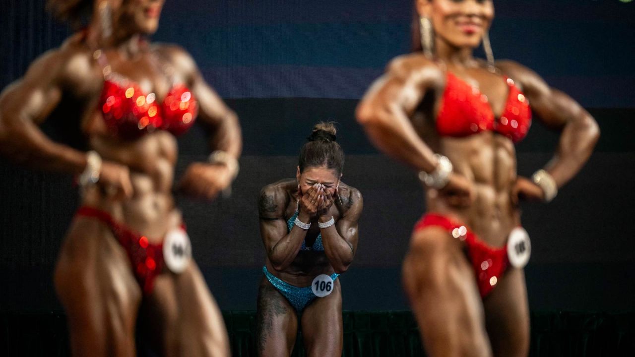 Un culturista reacciona tras ganar una competición en el XX Campeonato del Sudeste Asiático 2026 en el Centro de Convenciones de Myanmar en Yangon. | Foto:Sai Aung Main / AFP