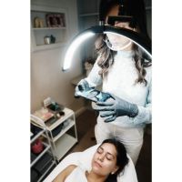 “Observo, interpreto y traduzco la personalidad de cada clienta en un diseño único”