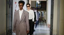 João Pimenta y la nueva sastrería masculina: siluetas andróginas, corsetería y deconstrucción