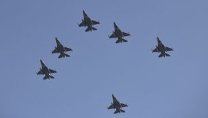 La fuerza aérea bajo la lupa: polémica por los sobreprecios en la compra de aviones.