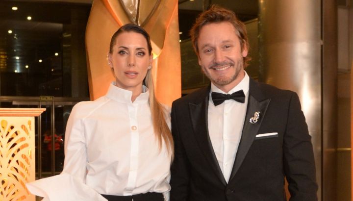 Anita Espasandin acompañó a Benjamín Vicuña y rompió la tradición de los Martín Fierro con su look