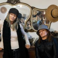 Carito presenta su temporada de invierno: cuando el sombrero deja de ser detalle y pasa a ser protagonista