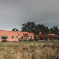 Pueblo, quintas y campo, tres escalas, una mirada.