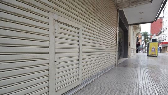 Empty shopfronts on rise in Buenos Aires as retail crisis deepens