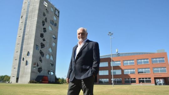 Rabbat desafía la crisis: el ambicioso plan de US$100 millones para expandir la Universidad Siglo 21 