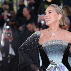 La actriz estadounidense Sharon Stone llega a la proyección de la película "Fjord" en la 79ª edición del Festival de Cine de Cannes, en Cannes, al sur de Francia. | Foto:SAMEER Al-DOUMY / AFP