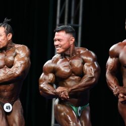 Los participantes compiten durante el 20 Campeonato de Culturismo y Deportes Físicos del Sudeste Asiático, en Yangón, Myanmar. | Foto:Xinhua/Myo Kyaw Soe