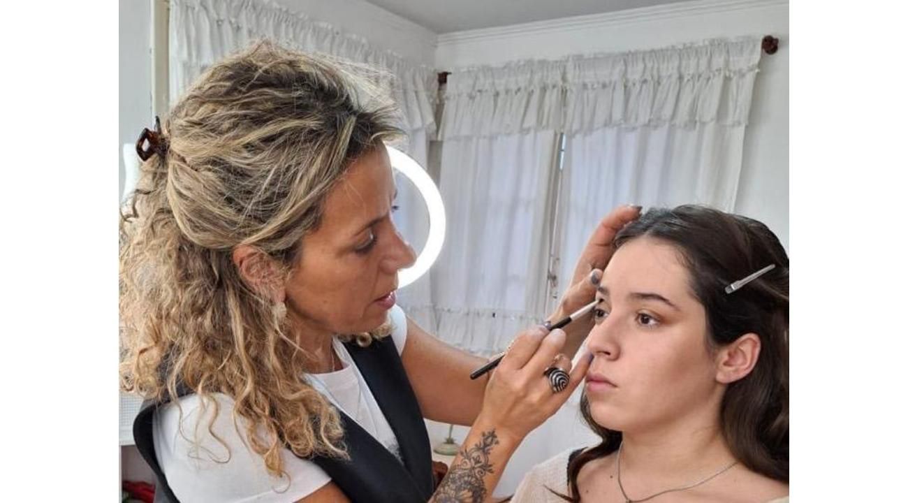Maquillaje sin molde: cuando la belleza acompaña procesos y emociones