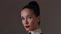 Natalia Oreiro elevó el estilo otoñal con los guantes de cuero más trendy chic de la temporada