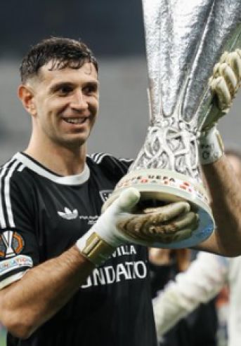 Dibu Martínez