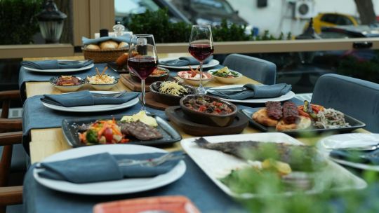 Dónde salir a comer el 25 de Mayo: restaurantes con menú patrio