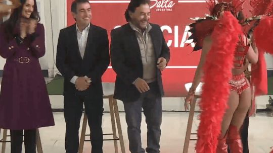 Video: el gobernador Sáenz baila samba en medio del frío