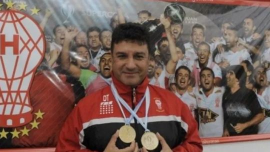Las repudiables declaraciones homofóbicas y machistas de Néstor Apuzzo: "Ahora las mujeres, los gays y los normales somos técnicos"
