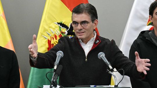 Paz renovará su gabinete en Bolivia en medio de bloqueos y escasez