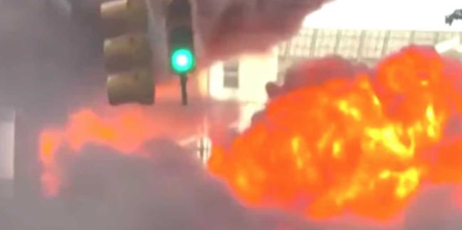 Nueva York Impactante explosión de un auto cerca del Toro de Wall Street 20052026
