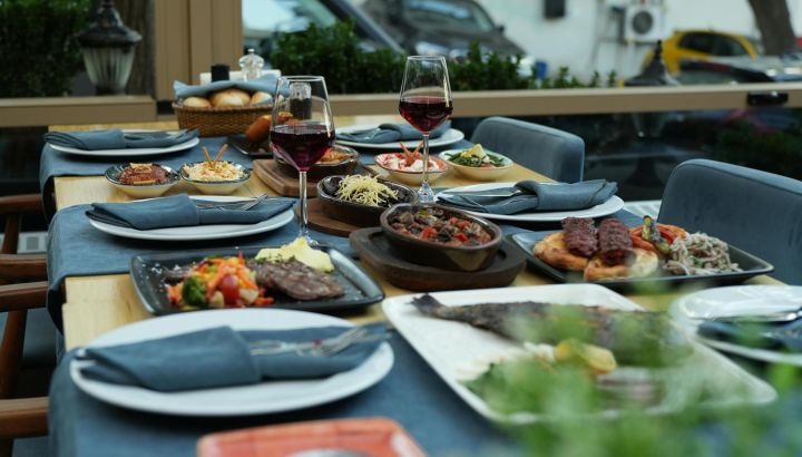 Dónde salir a comer el 25 de Mayo: restaurantes con menú patrio