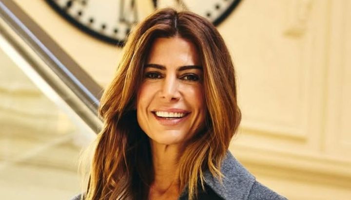 Juliana Awada tiene el abrigo en el color tendencia que las mujeres más elegantes combinarán con jeans este invierno