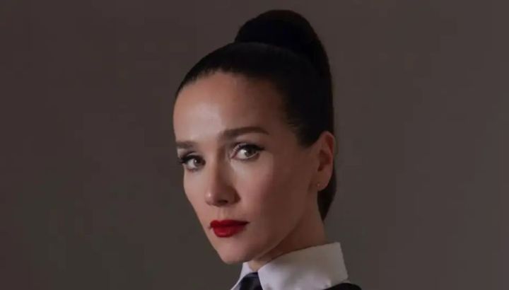Natalia Oreiro elevó el estilo otoñal con los guantes de cuero más trendy chic de la temporada