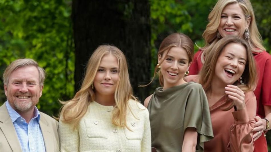 Nueva foto oficial de la casa real de Países Bajos: Máxima Zorraguieta y sus hijas deslumbraron con sus looks armoniosos