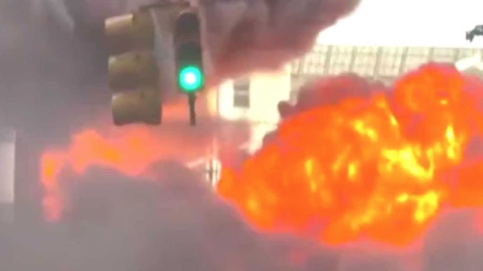 Nueva York Impactante explosión de un auto cerca del Toro de Wall Street 20052026