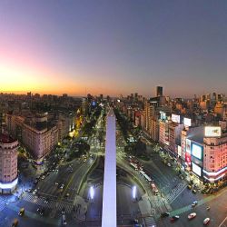 El Obelisco festeja los 90.