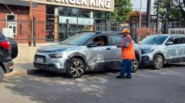 Naranjitas cobrando estacionamiento