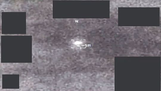 Los archivos más llamativos que filtró la administración Trump: una esfera a "la velocidad del rayo" y el derribo de un caza F-16