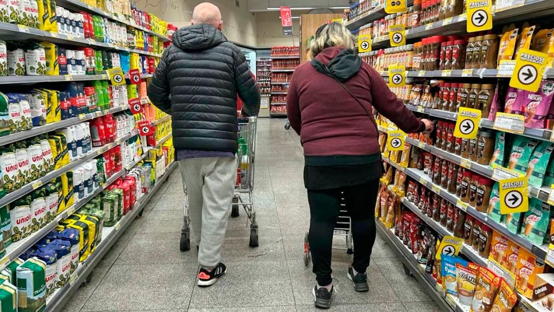 Aunque baja la inflación, los cordobeses siguen viviendo en modo ahorro