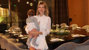 Angie Landaburu y su hijo, Alessandro
