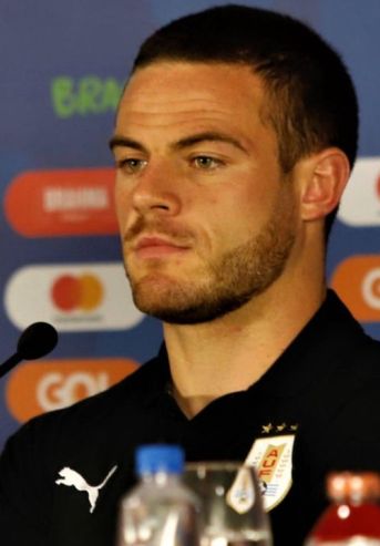 Nahitan Nández