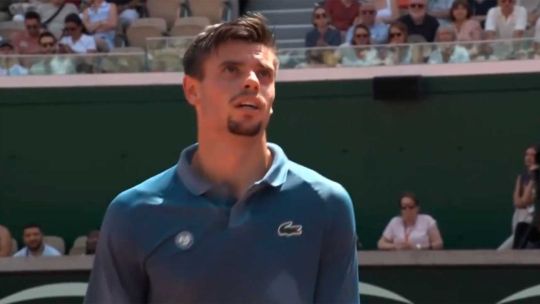 "Me voy a cagar en la pista": la insólita frase de un tenista francés en Roland Garros