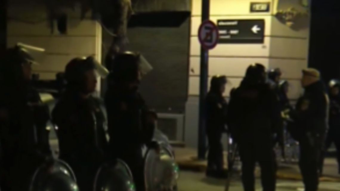 Motín en Balvanera: caos, incendio y represión en una comisaría de la Ciudad