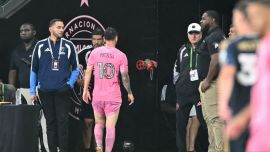 Messi salió con aparentes molestias durante el partido del Inter de Miami y encendió las alarmas a 17 días del Mundial