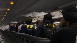 Chile expulsó a 80 migrantes en su tercer vuelo de deportación desde la asunción de Kast