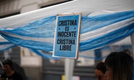 25 de mayo frente al departamento de Cristina Kirchner 25052026