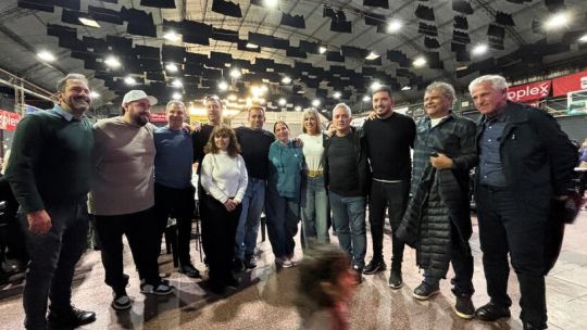 Viva Córdoba exhibió volumen político con De Loredo y crece la duda sobre una alianza con los libertarios