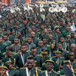 Miembros de la banda de música kimbanguista participan en una procesión religiosa durante las celebraciones de la Navidad kimbanguista en Kinshasa. Los seguidores de la Iglesia kimbanguista celebraron la Navidad kimbanguista con diversos eventos religiosos y culturales organizados en toda la República Democrática del Congo. | Foto:Hardy Bope / AFP